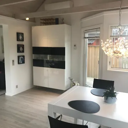 Skon Feriebolig Med Havudsigt I Naturskont Omrade * Munkebo